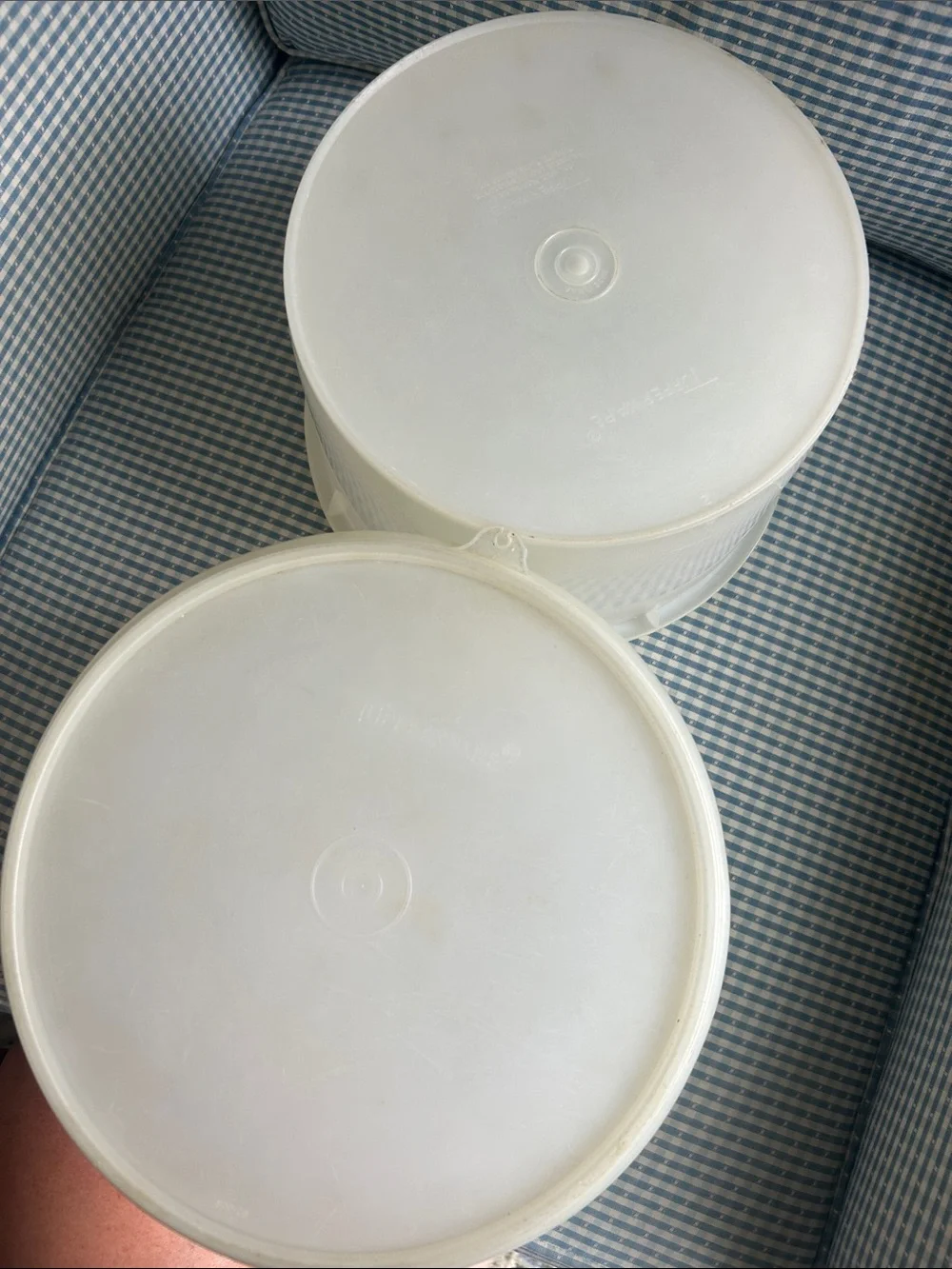 Vintage Tupperware storage containers. One with lid and one without lid.